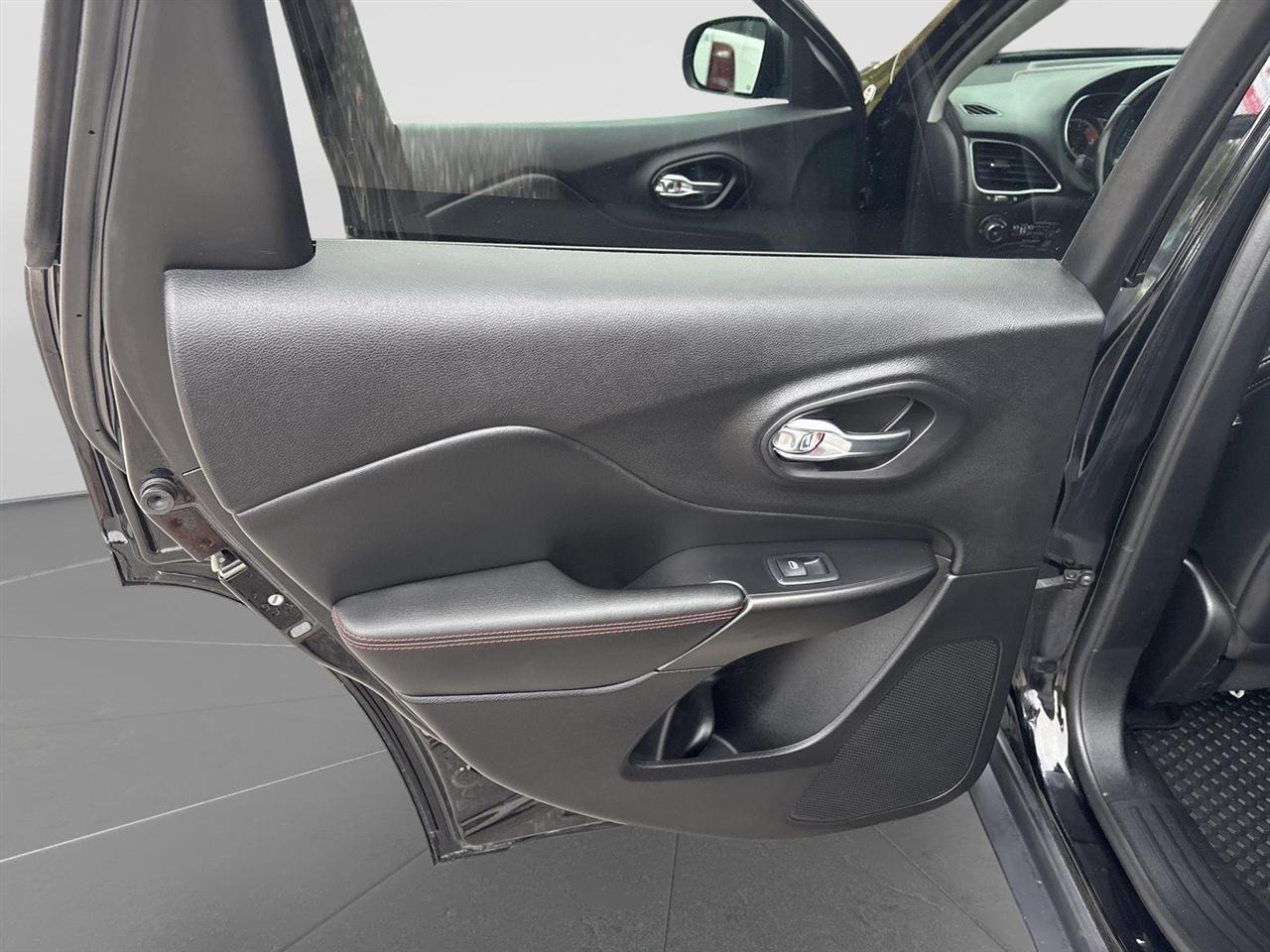 Jeep Cherokee Trailhawk 4WD 2021