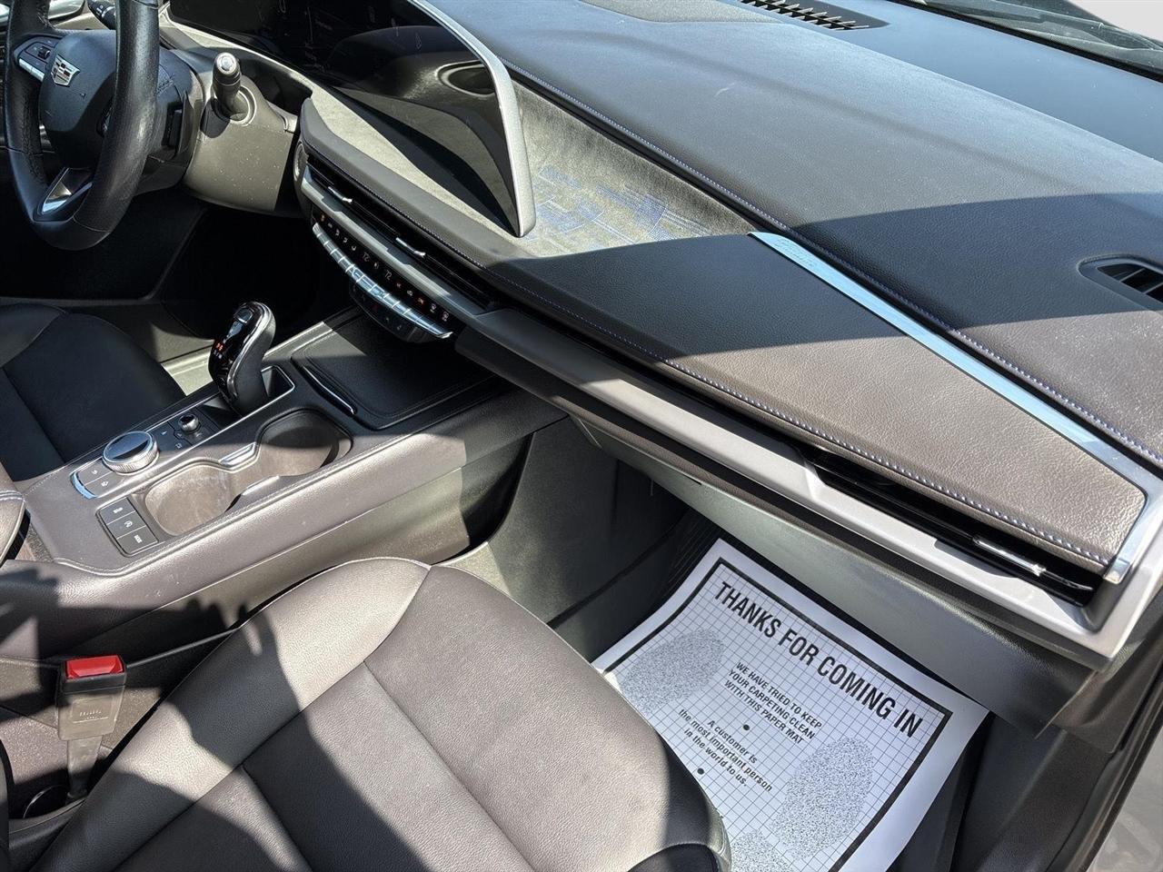 Cadillac XT4 Sport AWD 2024