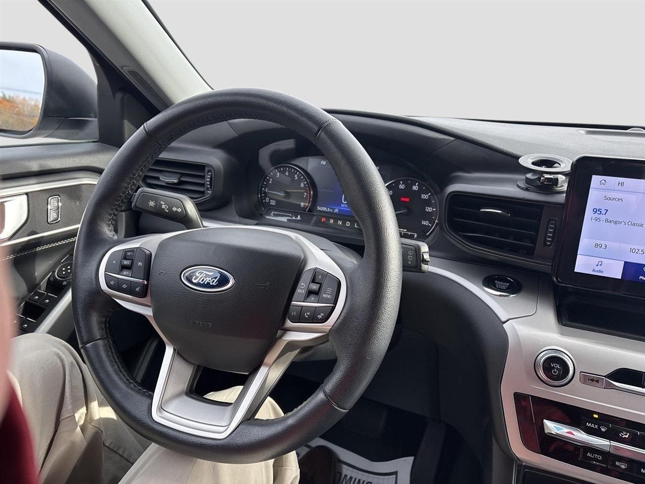 Ford Explorer XLT AWD 2023