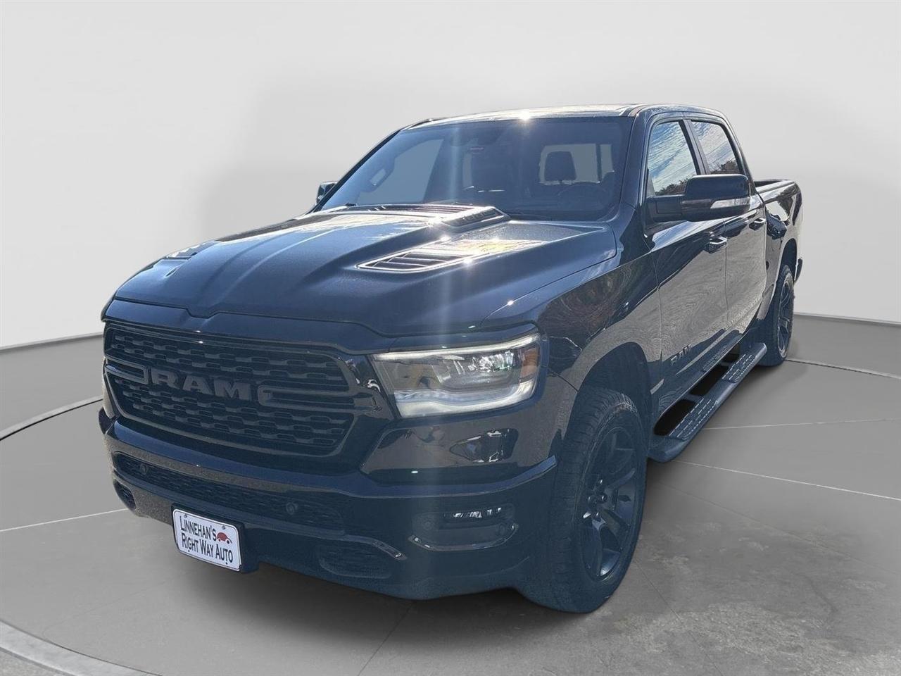 RAM 1500 Sport Crew Cab SB 4WD 2022