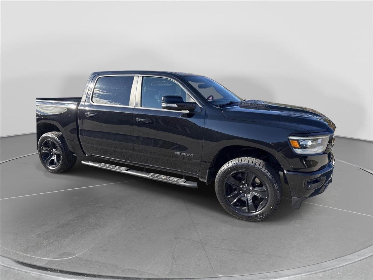 RAM 1500 Sport Crew Cab SB 4WD 2022