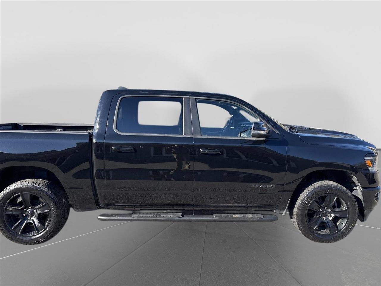 RAM 1500 Sport Crew Cab SB 4WD 2022