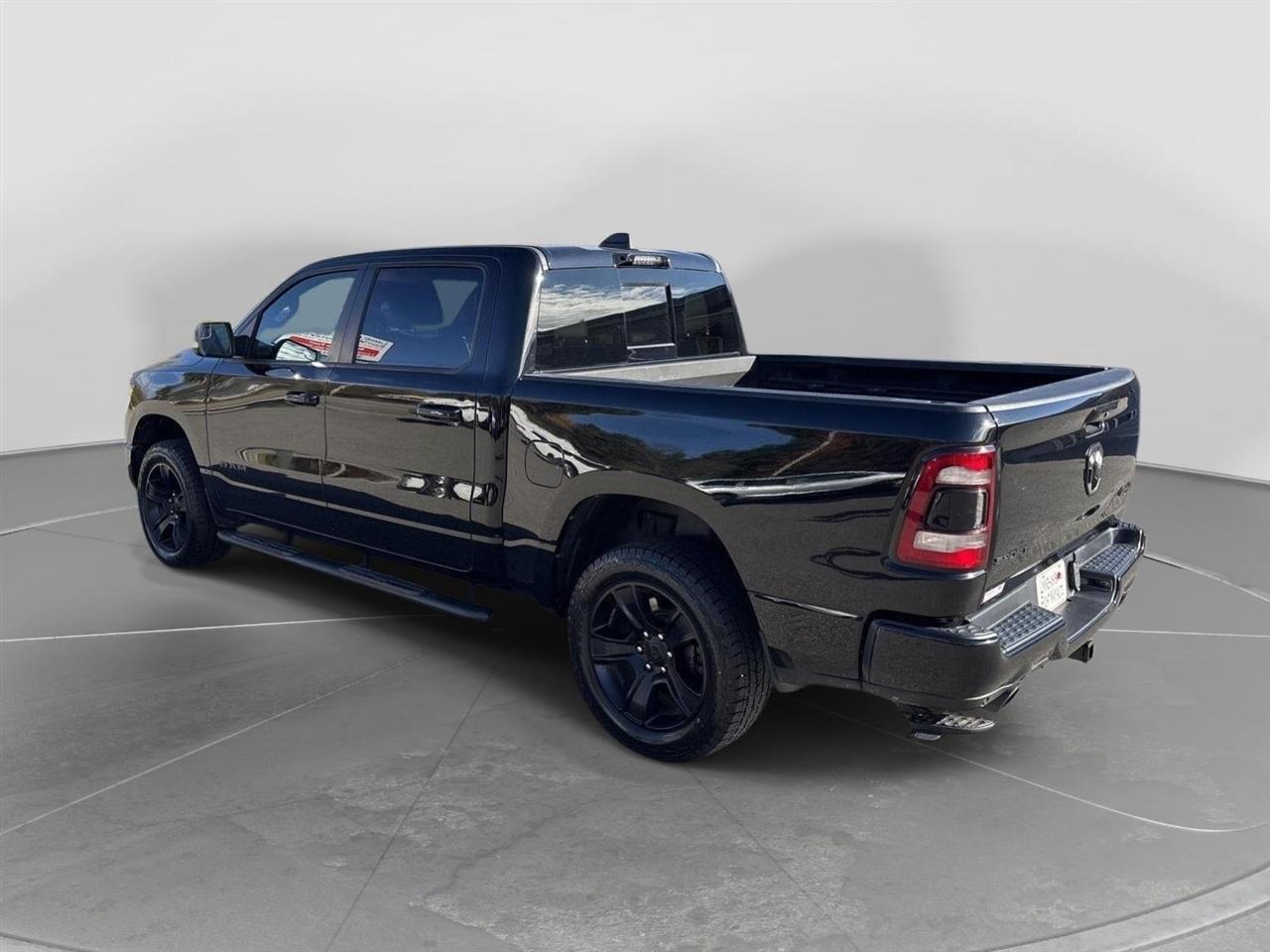 RAM 1500 Sport Crew Cab SB 4WD 2022
