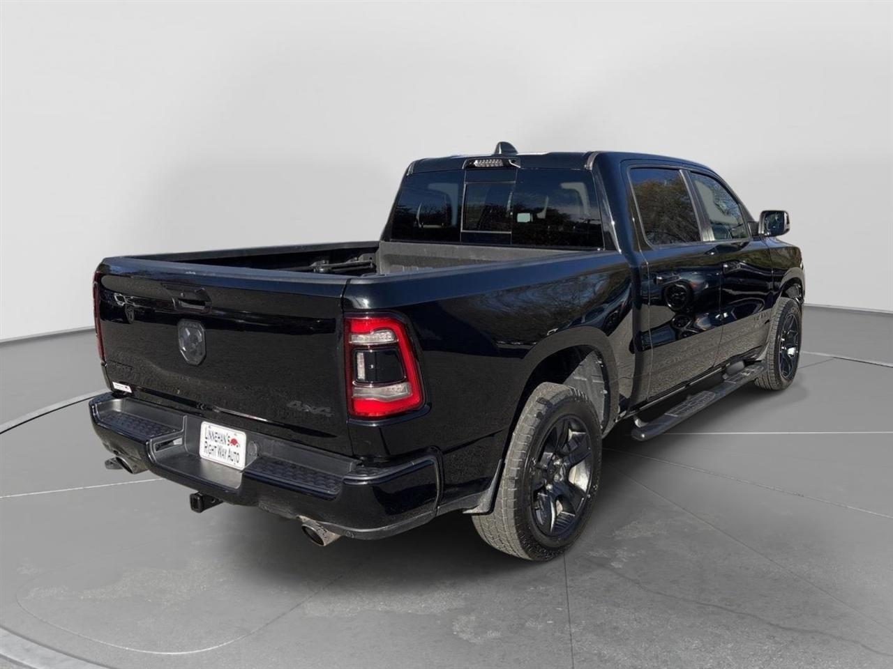 RAM 1500 Sport Crew Cab SB 4WD 2022