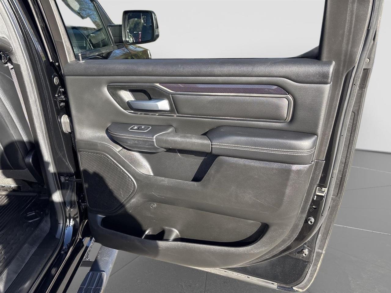 RAM 1500 Sport Crew Cab SB 4WD 2022