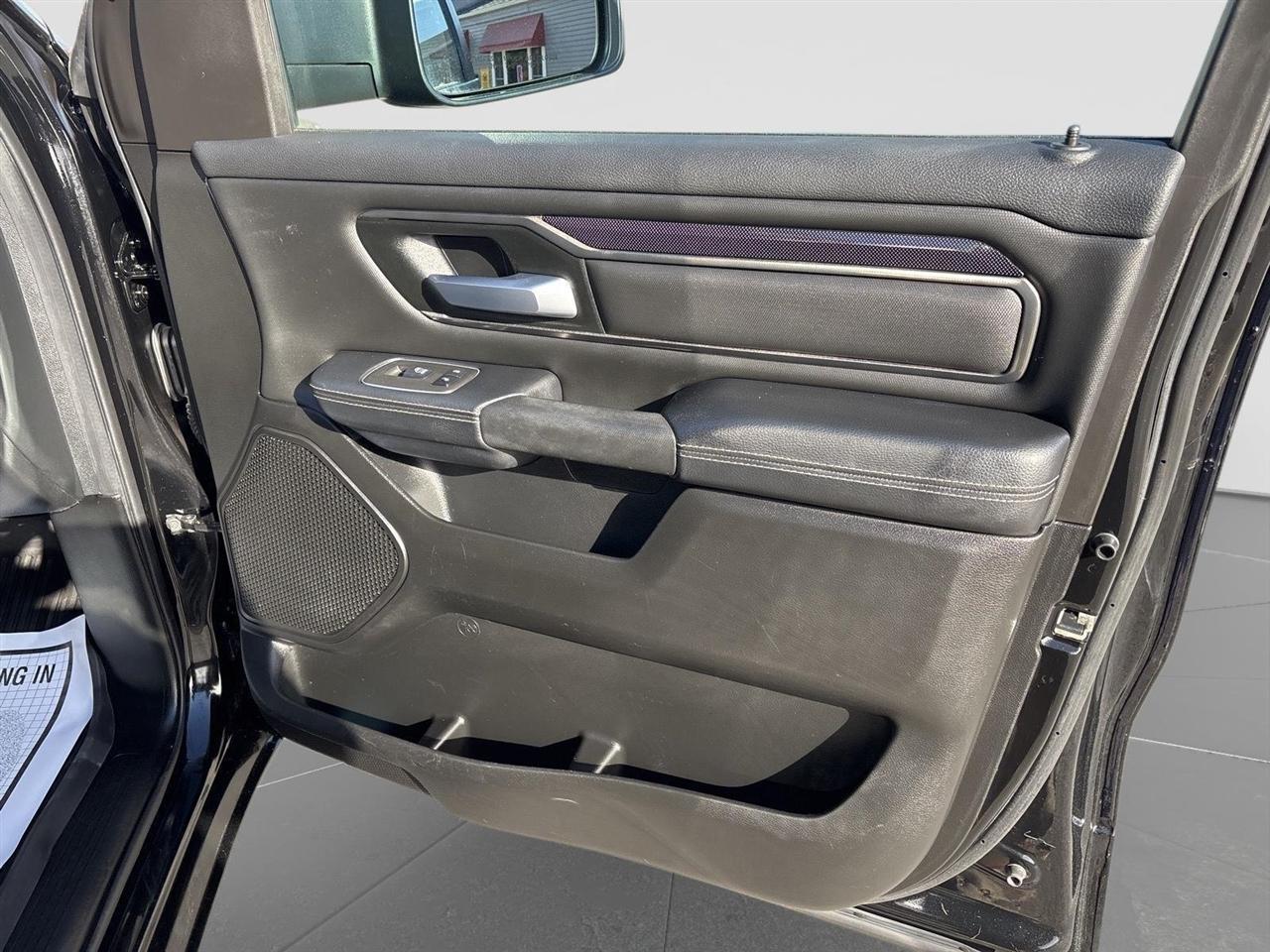 RAM 1500 Sport Crew Cab SB 4WD 2022