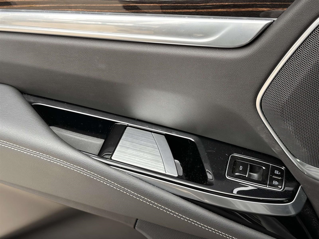 Cadillac Escalade  2025