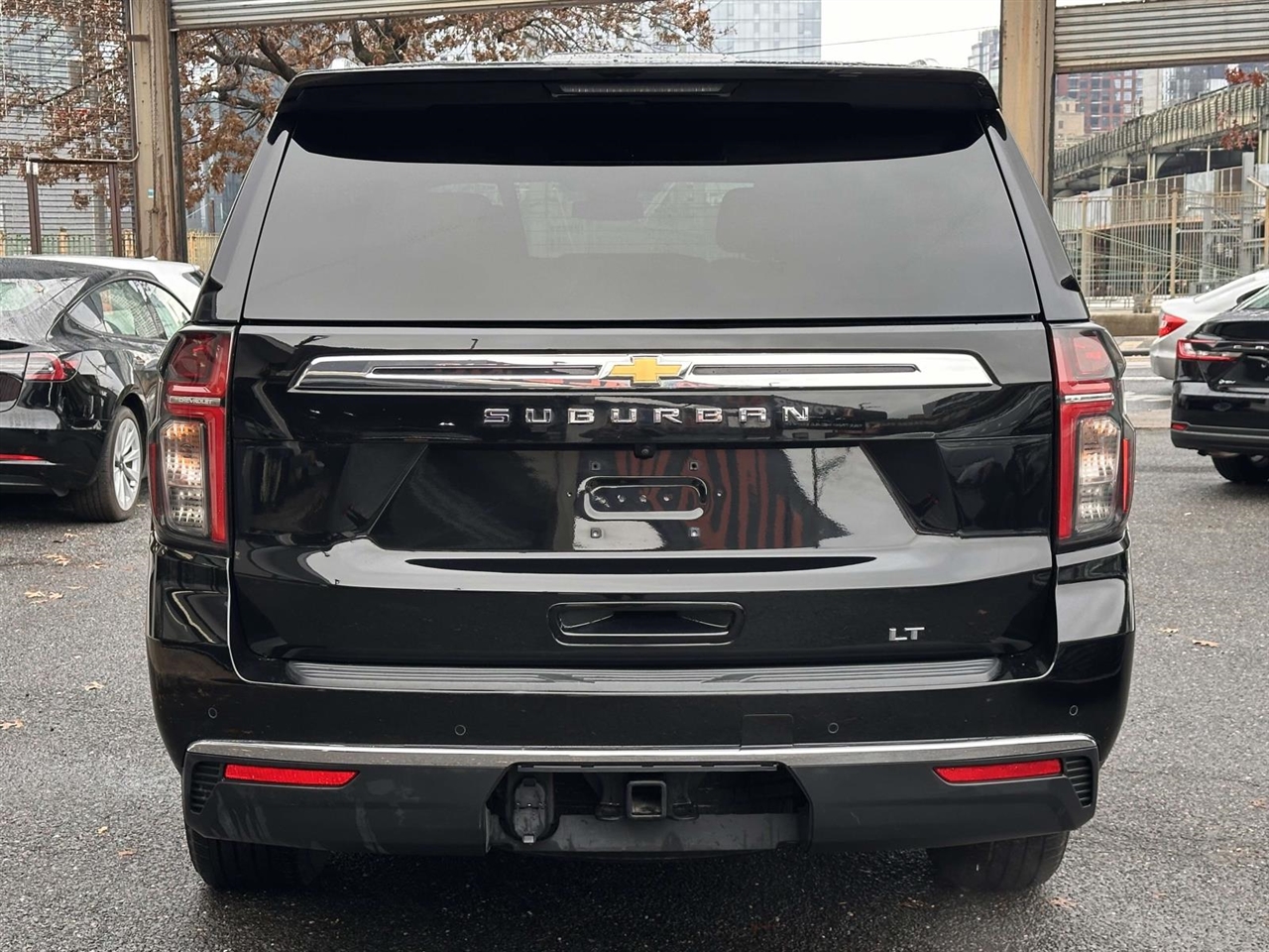 2024 Chevrolet Suburban LT photo 3