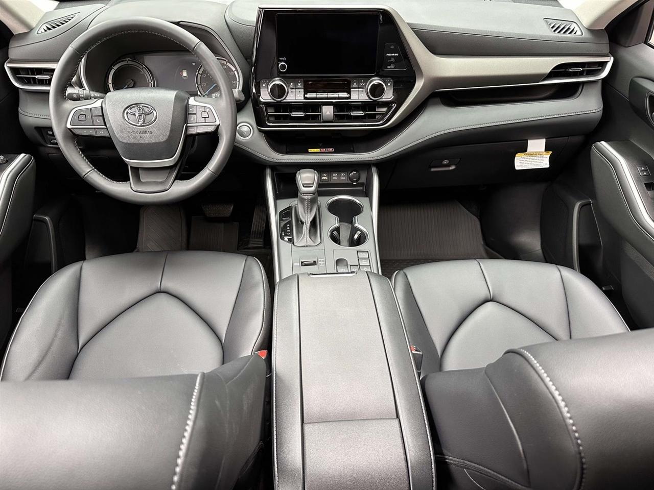 2025 Toyota Highlander Hybrid 