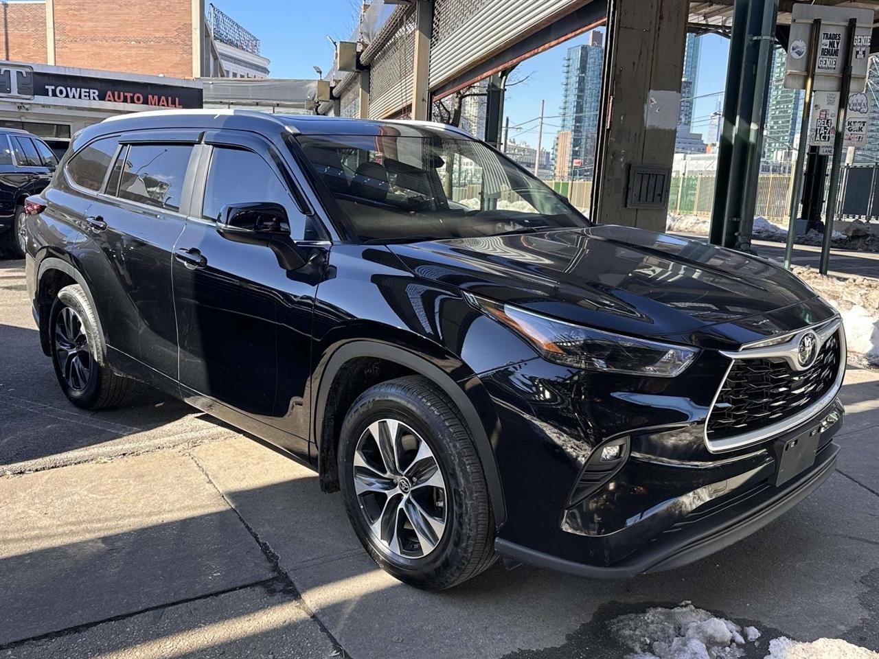 2025 Toyota Highlander Hybrid 