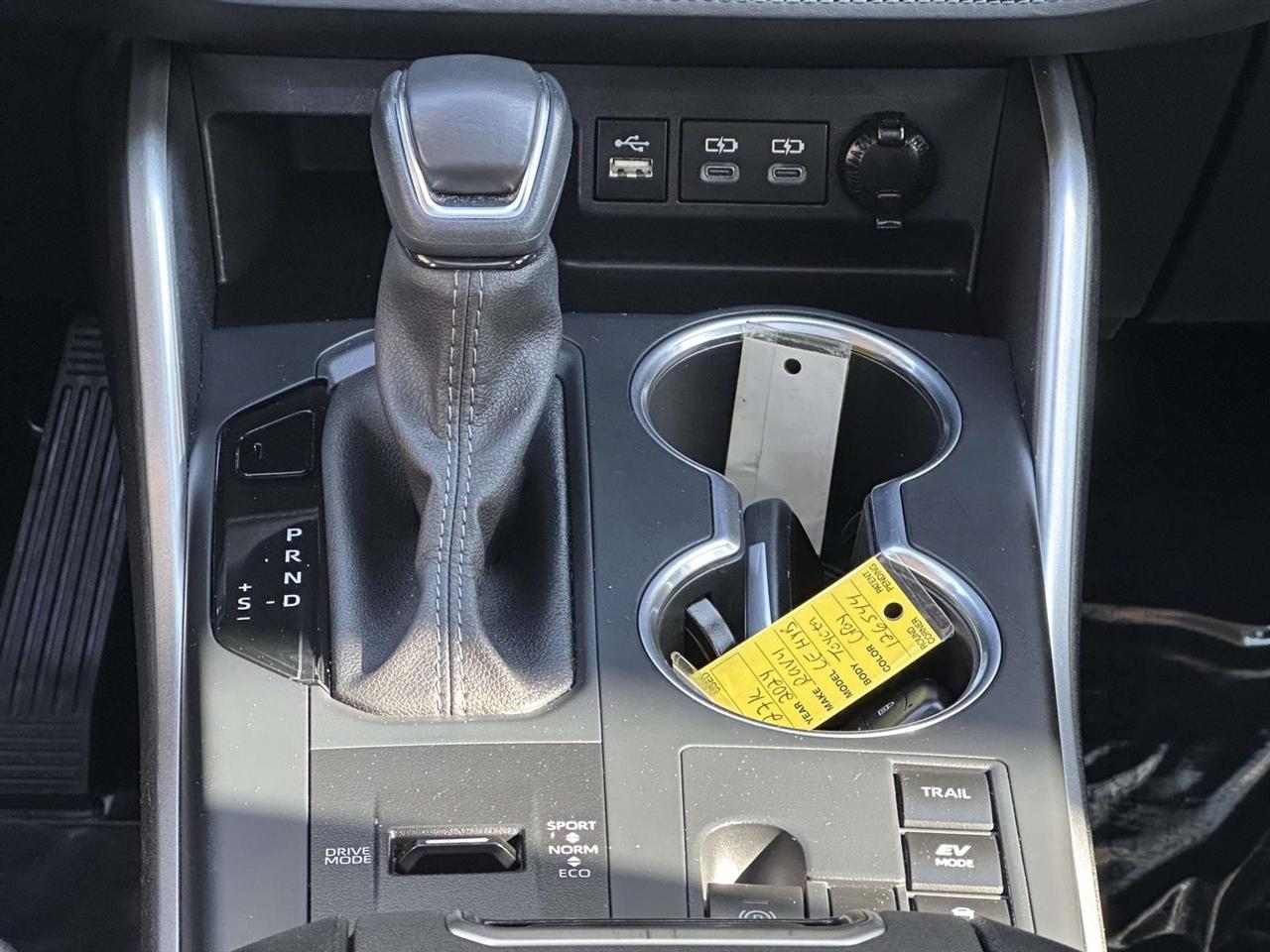 2025 Toyota Highlander Hybrid 