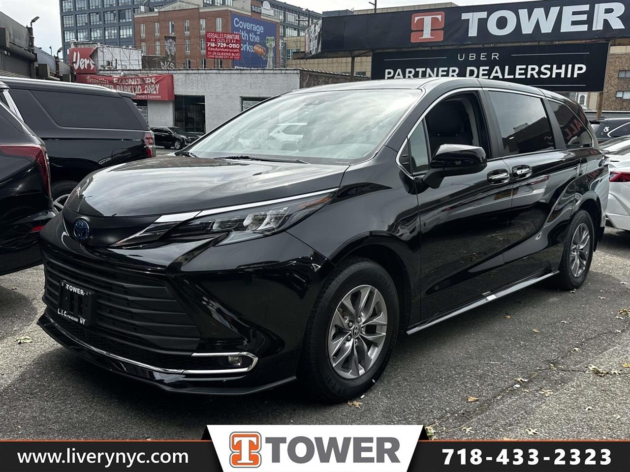 2024 Toyota Sienna XLE FWD 8-Passenger (Natl)