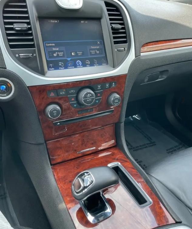 Chrysler 300 Limited RWD 2012