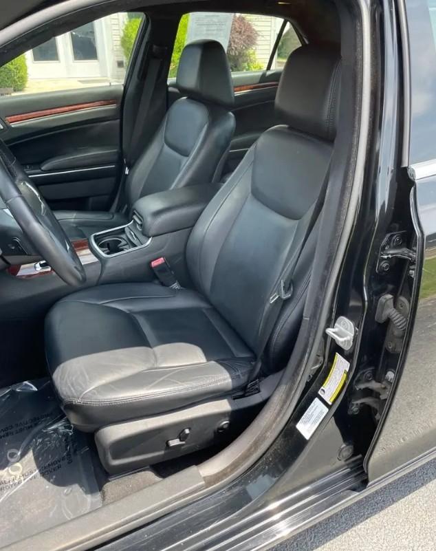Chrysler 300 Limited RWD 2012