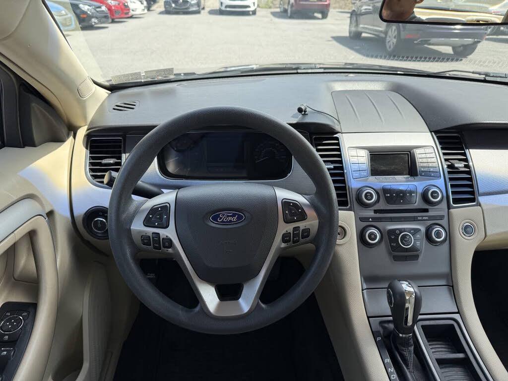 Ford Taurus SE FWD 2014