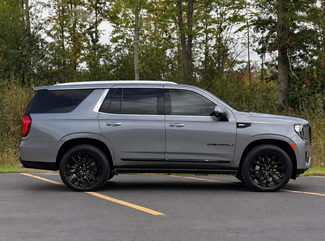 GMC Yukon Denali 4WD 2022