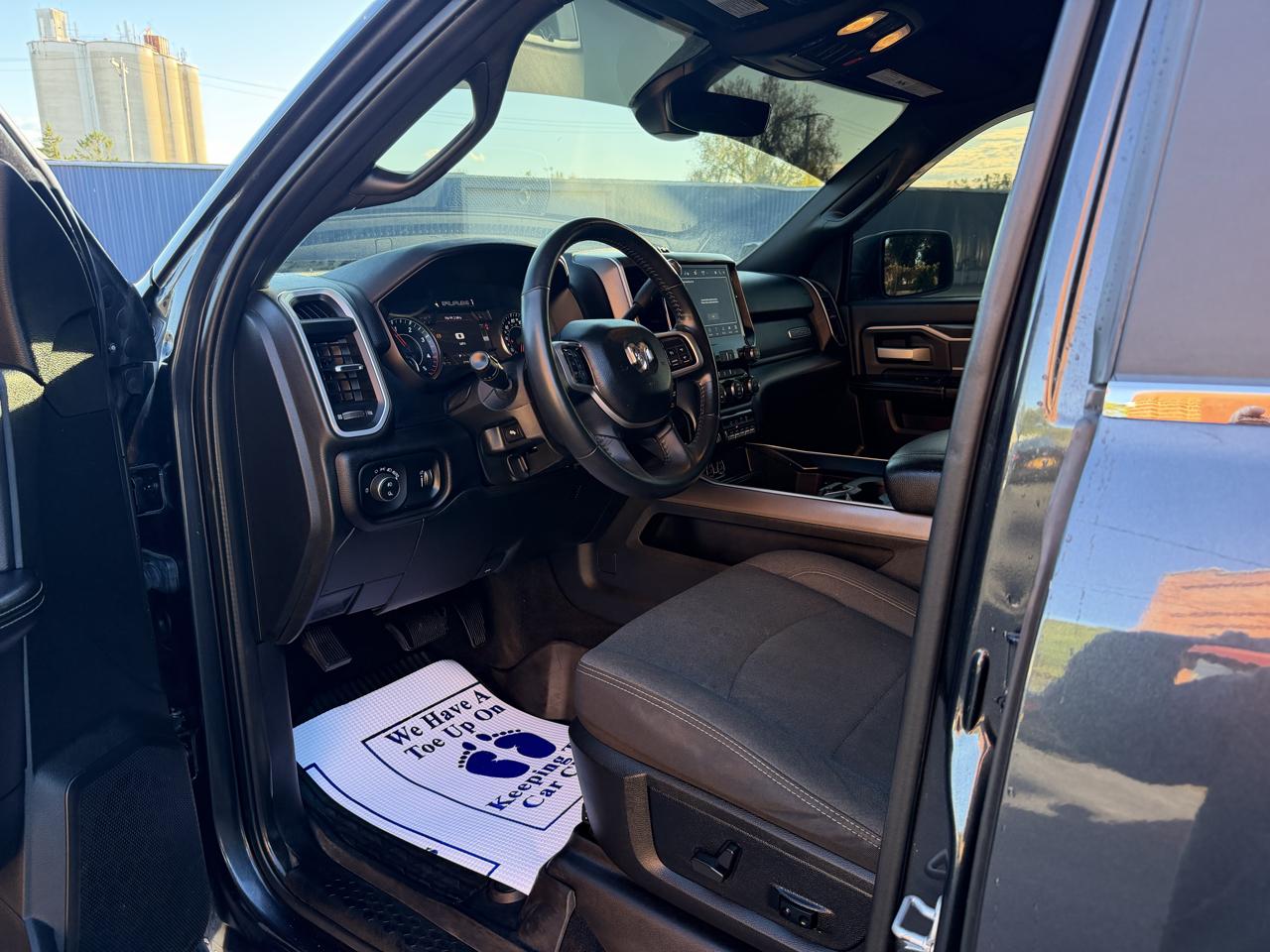 RAM 2500 Tradesman Crew Cab SWB 4WD 2022