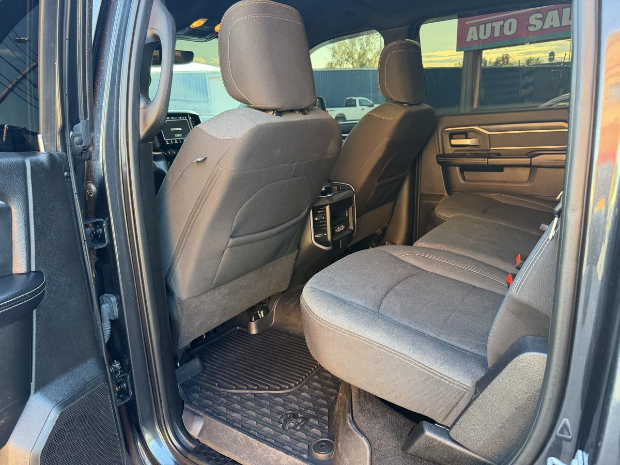 RAM 2500 Tradesman Crew Cab SWB 4WD 2022