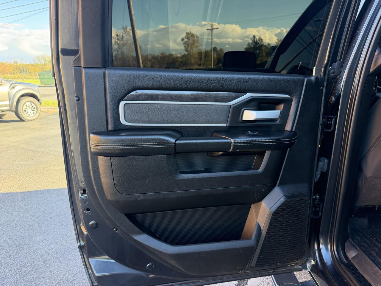 RAM 2500 Tradesman Crew Cab SWB 4WD 2022