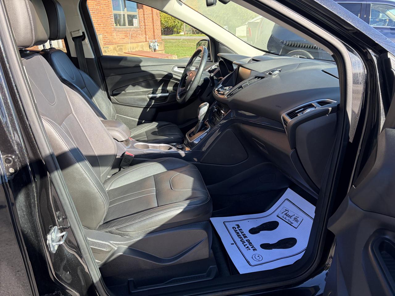 Ford Escape Titanium 4WD 2013