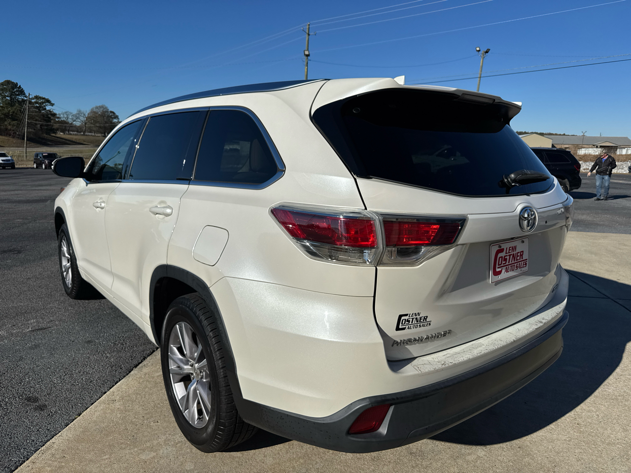 Toyota Highlander XLE FWD V6 2015