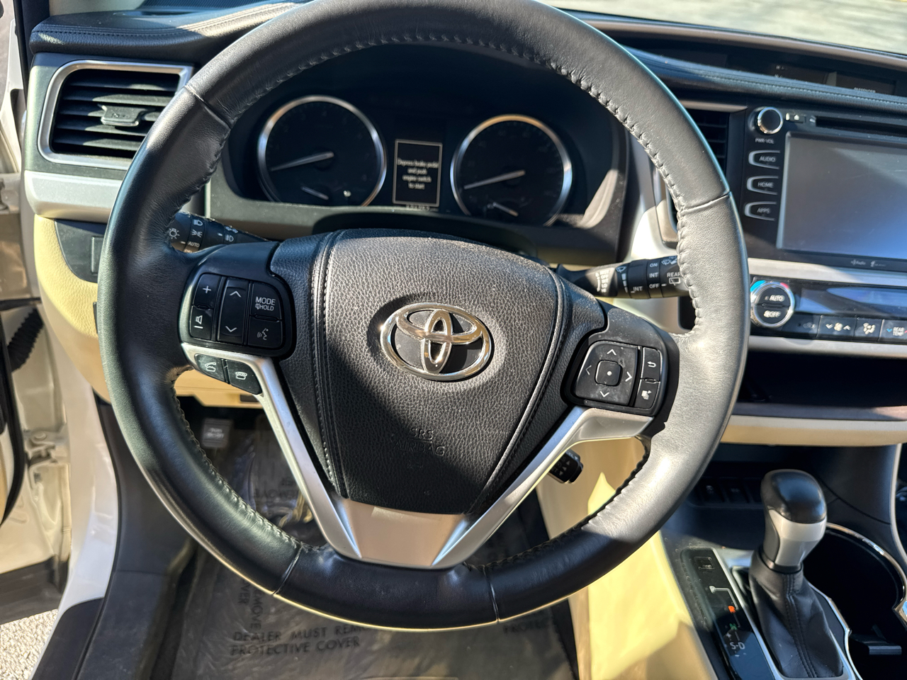 Toyota Highlander XLE FWD V6 2015