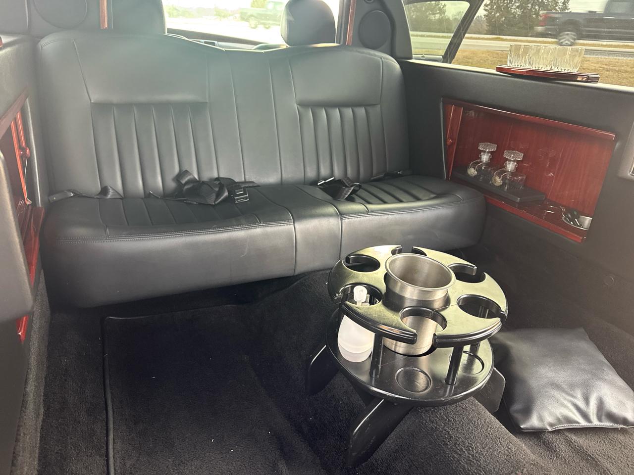 Lincoln Town Car Executive Limo 2006