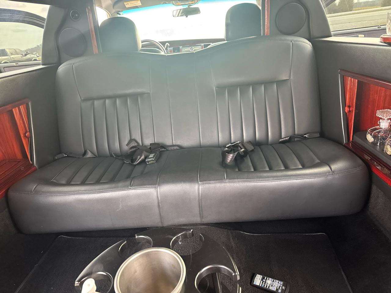 Lincoln Town Car Executive Limo 2006