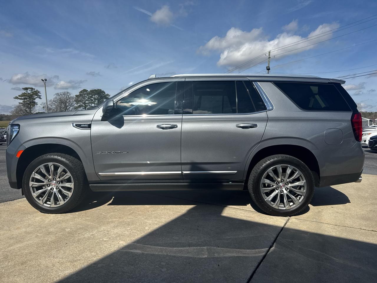 GMC Yukon Denali 4WD 2021