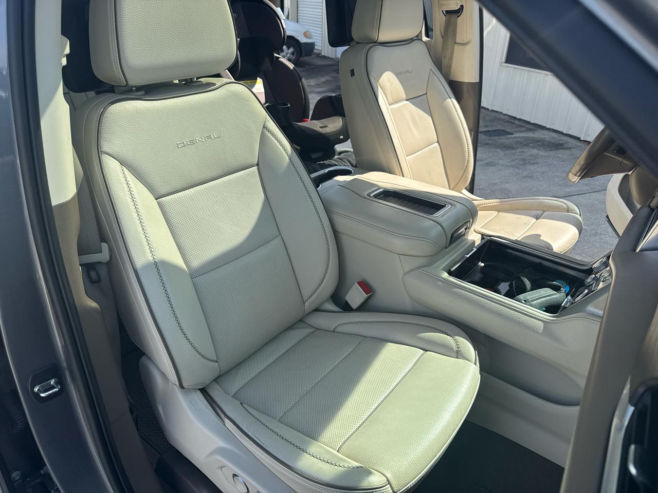 GMC Yukon Denali 4WD 2021