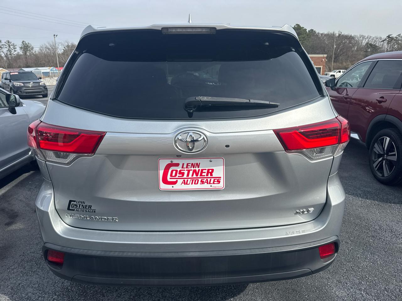 Toyota Highlander FWD 4dr V6 XLE (Natl) 2017