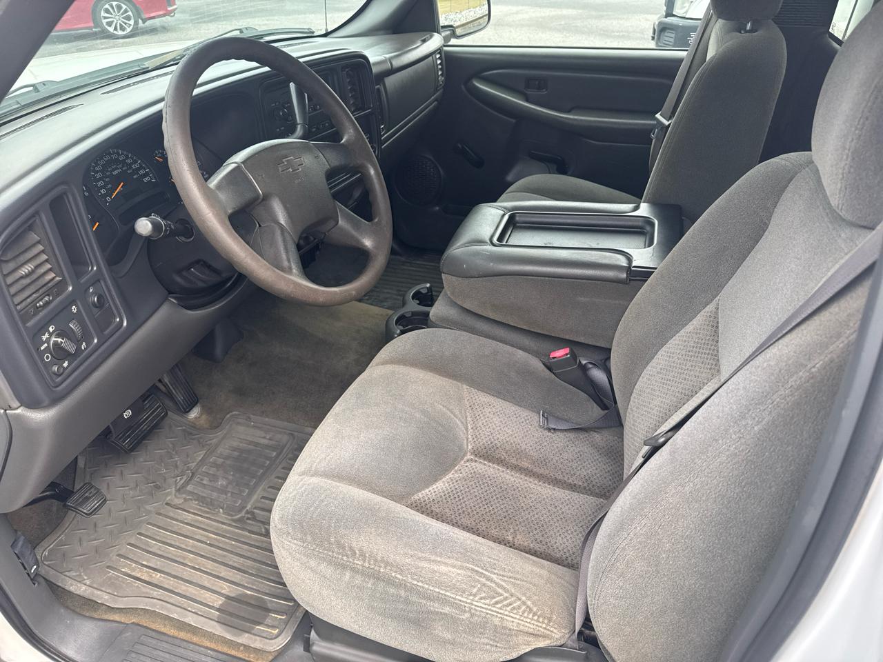 Chevrolet Silverado 1500 LS Long Bed 2WD 2003