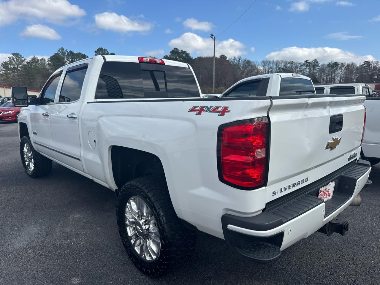 Chevrolet Silverado 2500HD 4WD Crew Cab 153.7" High Country 2015