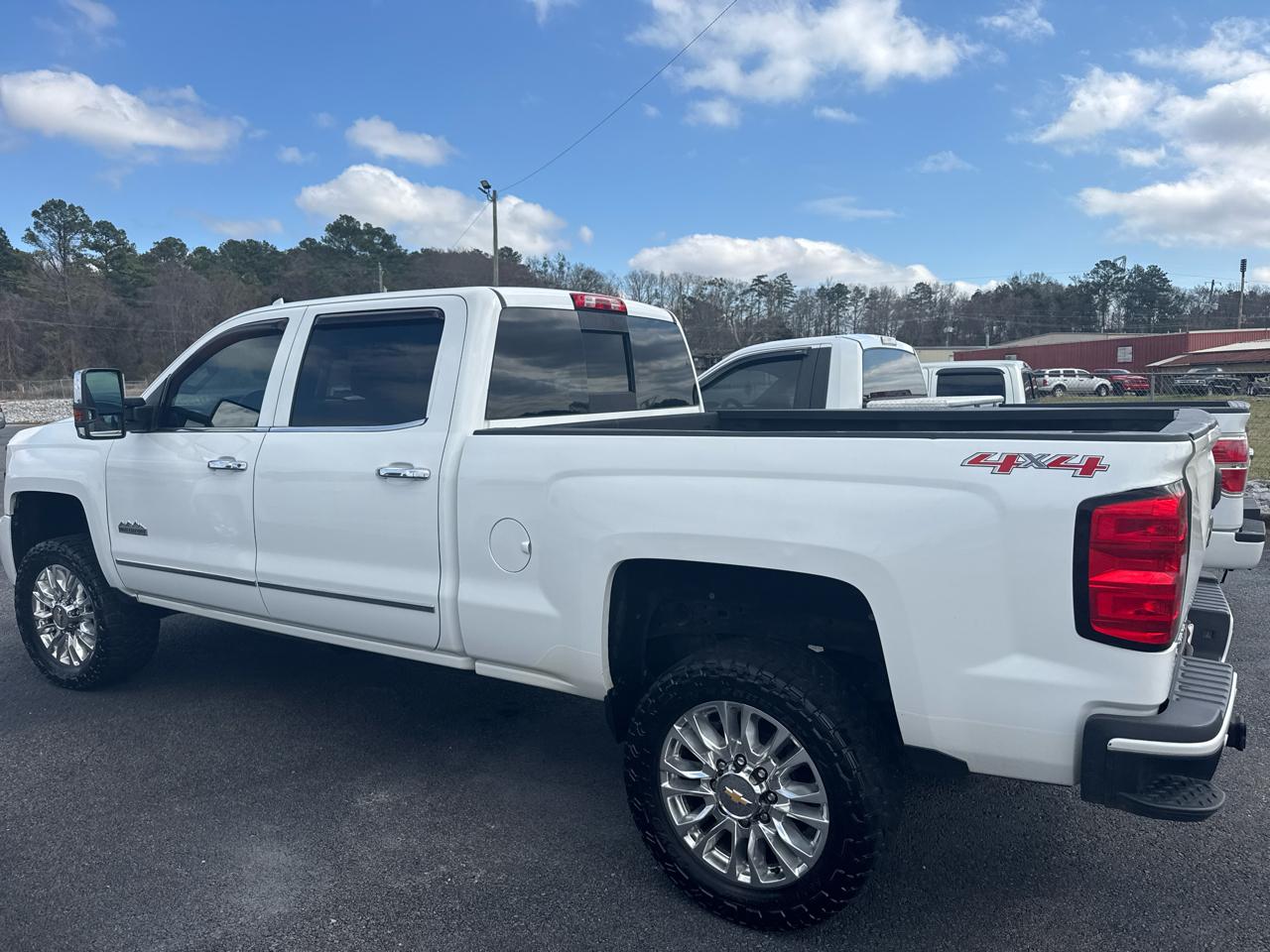 Chevrolet Silverado 2500HD 4WD Crew Cab 153.7" High Country 2015