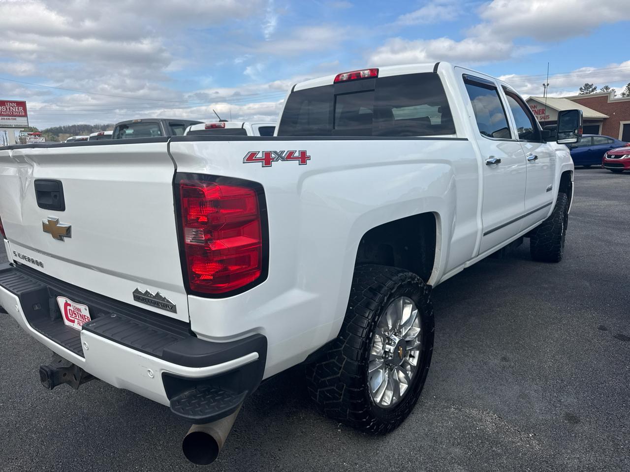 Chevrolet Silverado 2500HD 4WD Crew Cab 153.7" High Country 2015