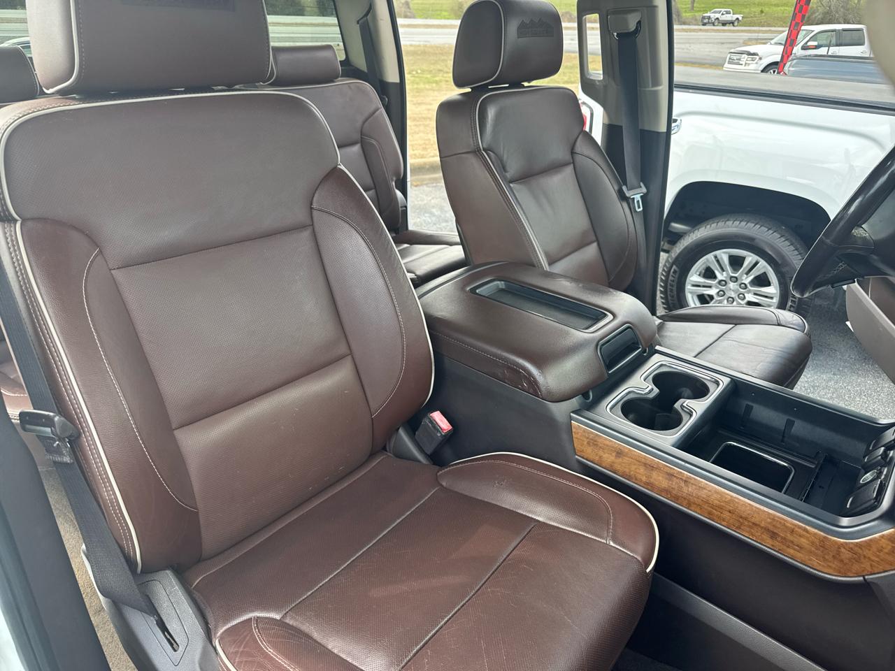 Chevrolet Silverado 2500HD 4WD Crew Cab 153.7" High Country 2015