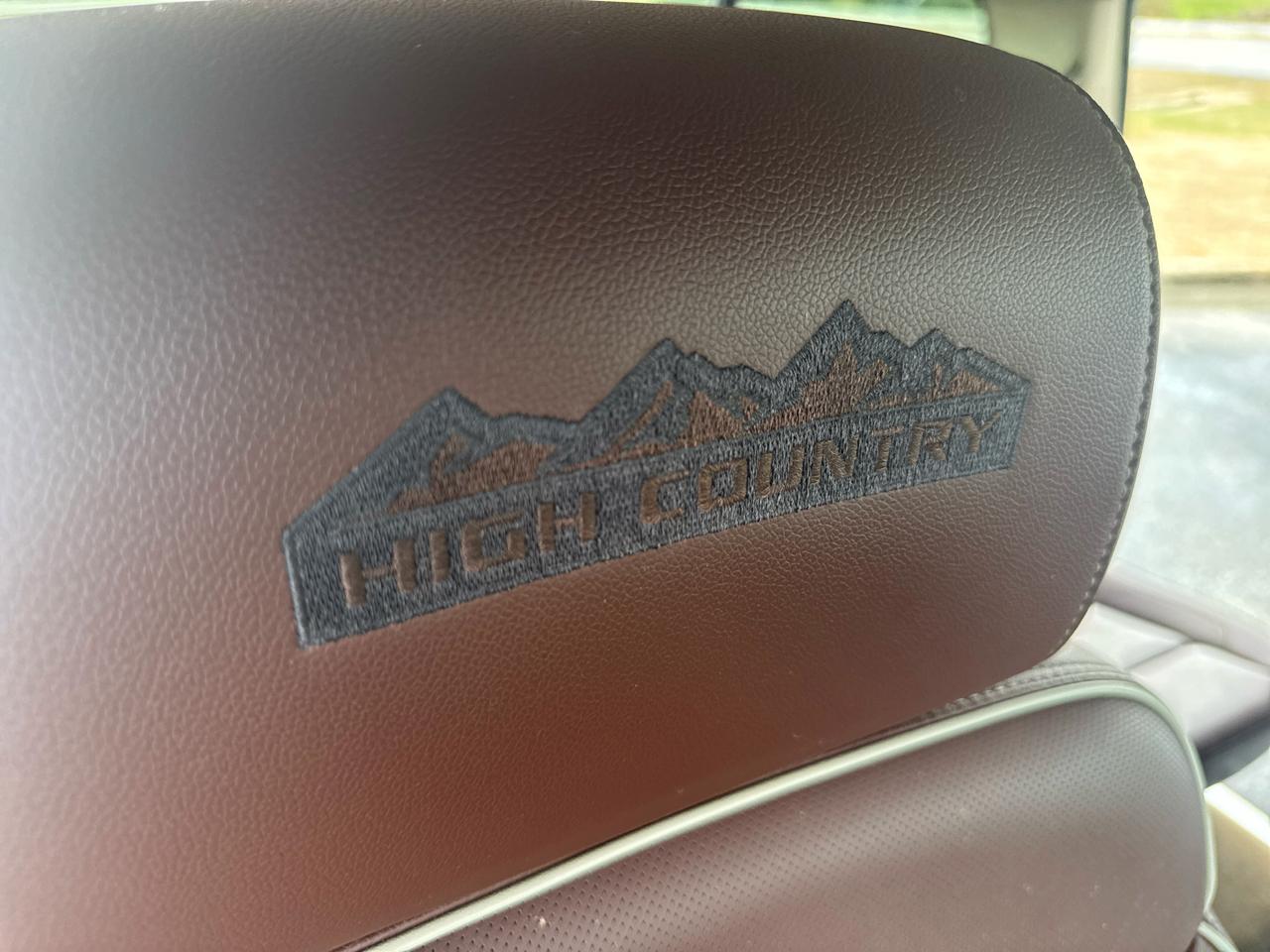 Chevrolet Silverado 2500HD 4WD Crew Cab 153.7" High Country 2015