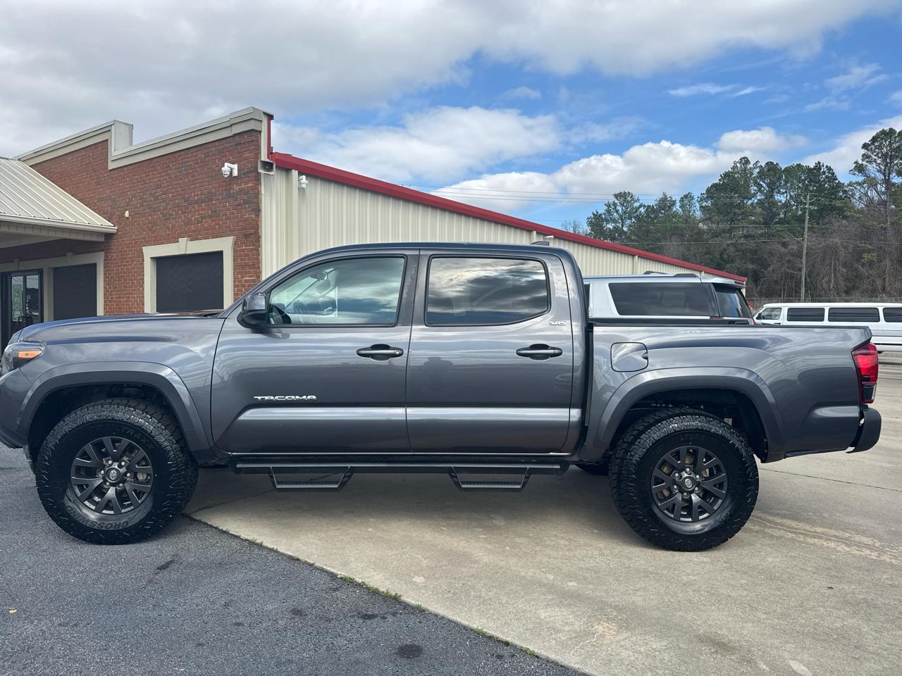 Toyota Tacoma 2WD Double Cab I4 AT SR (Natl) 2021