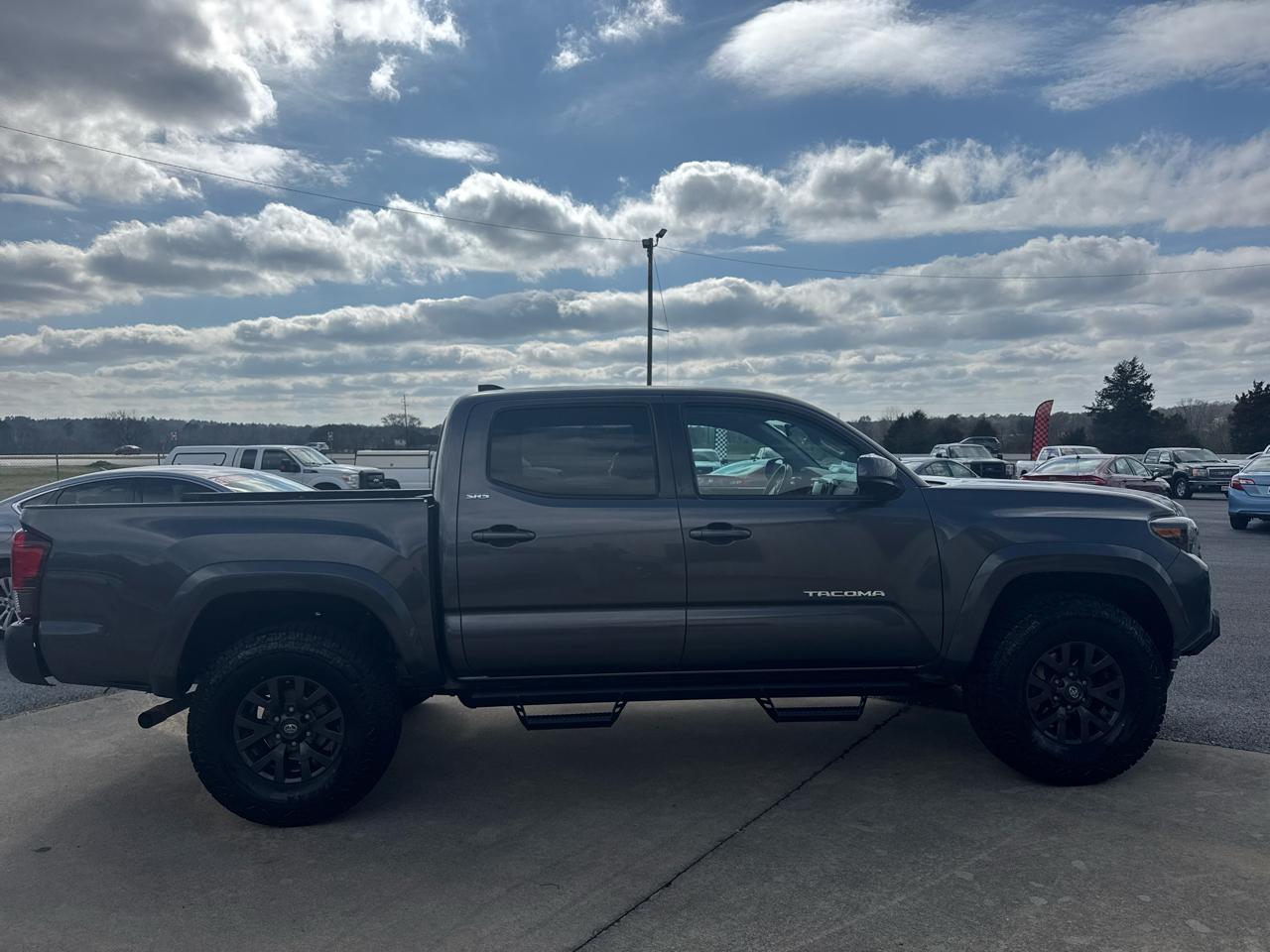 Toyota Tacoma 2WD Double Cab I4 AT SR (Natl) 2021