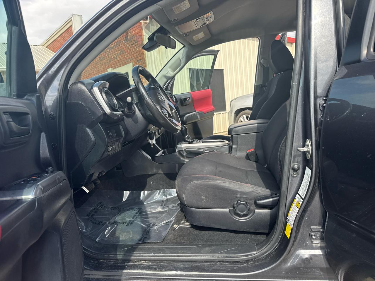 Toyota Tacoma 2WD Double Cab I4 AT SR (Natl) 2021