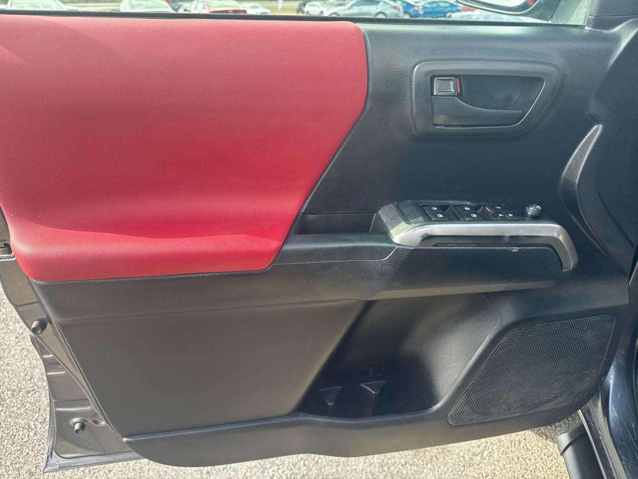 Toyota Tacoma 2WD Double Cab I4 AT SR (Natl) 2021