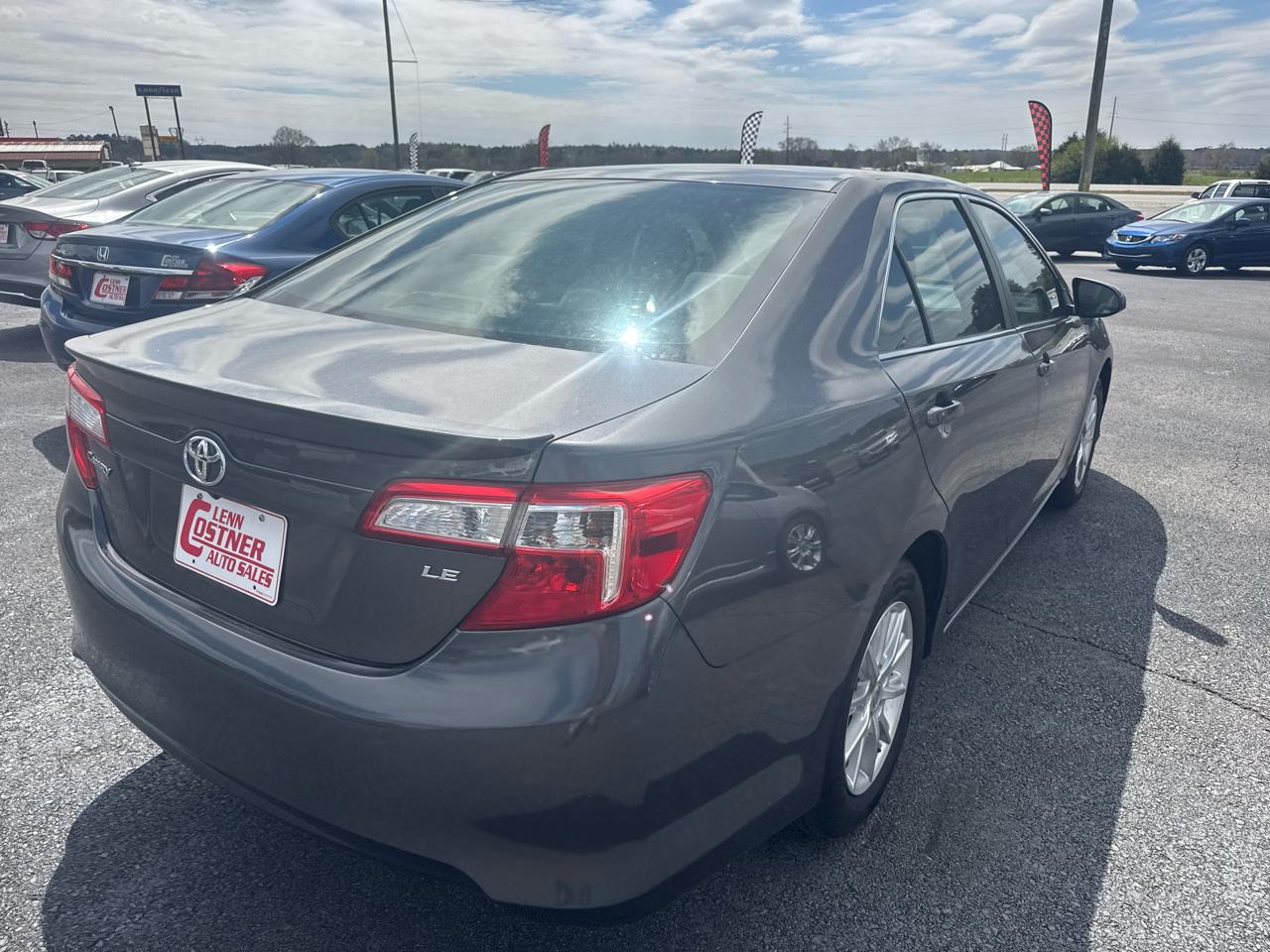 Toyota Camry 4dr Sdn LE Auto 2014