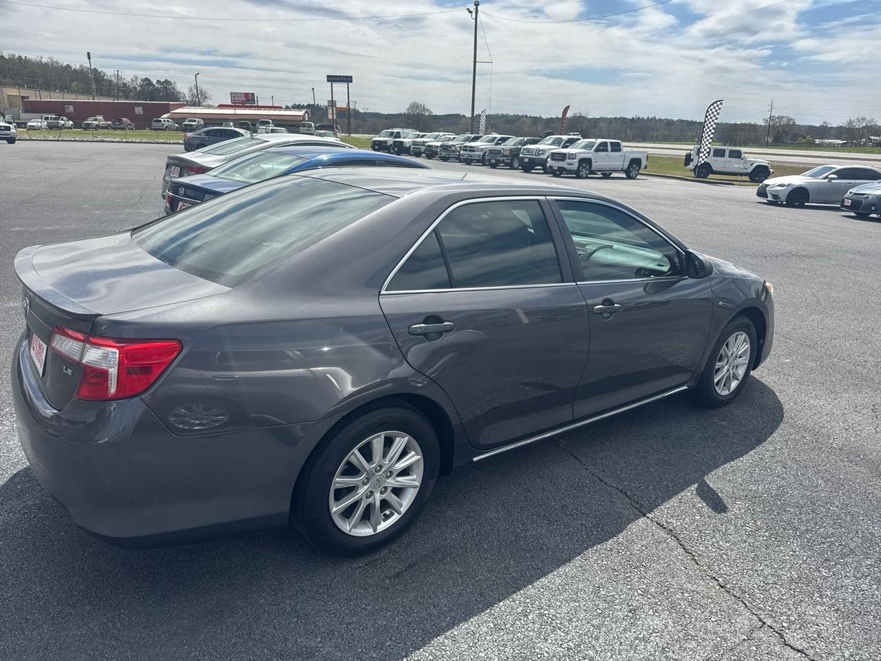 Toyota Camry 4dr Sdn LE Auto 2014