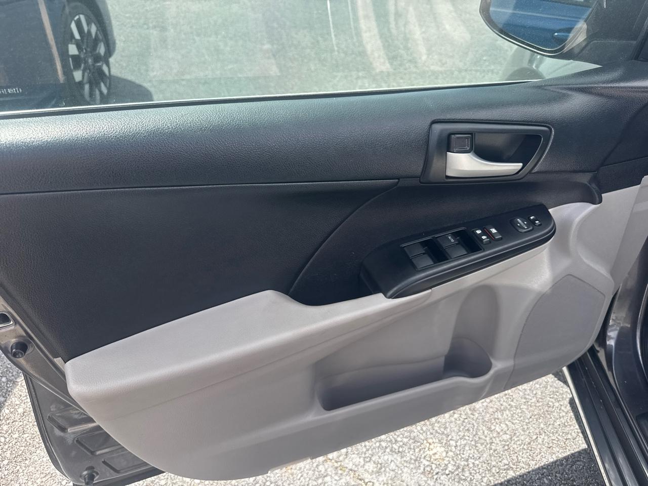 Toyota Camry 4dr Sdn LE Auto 2014