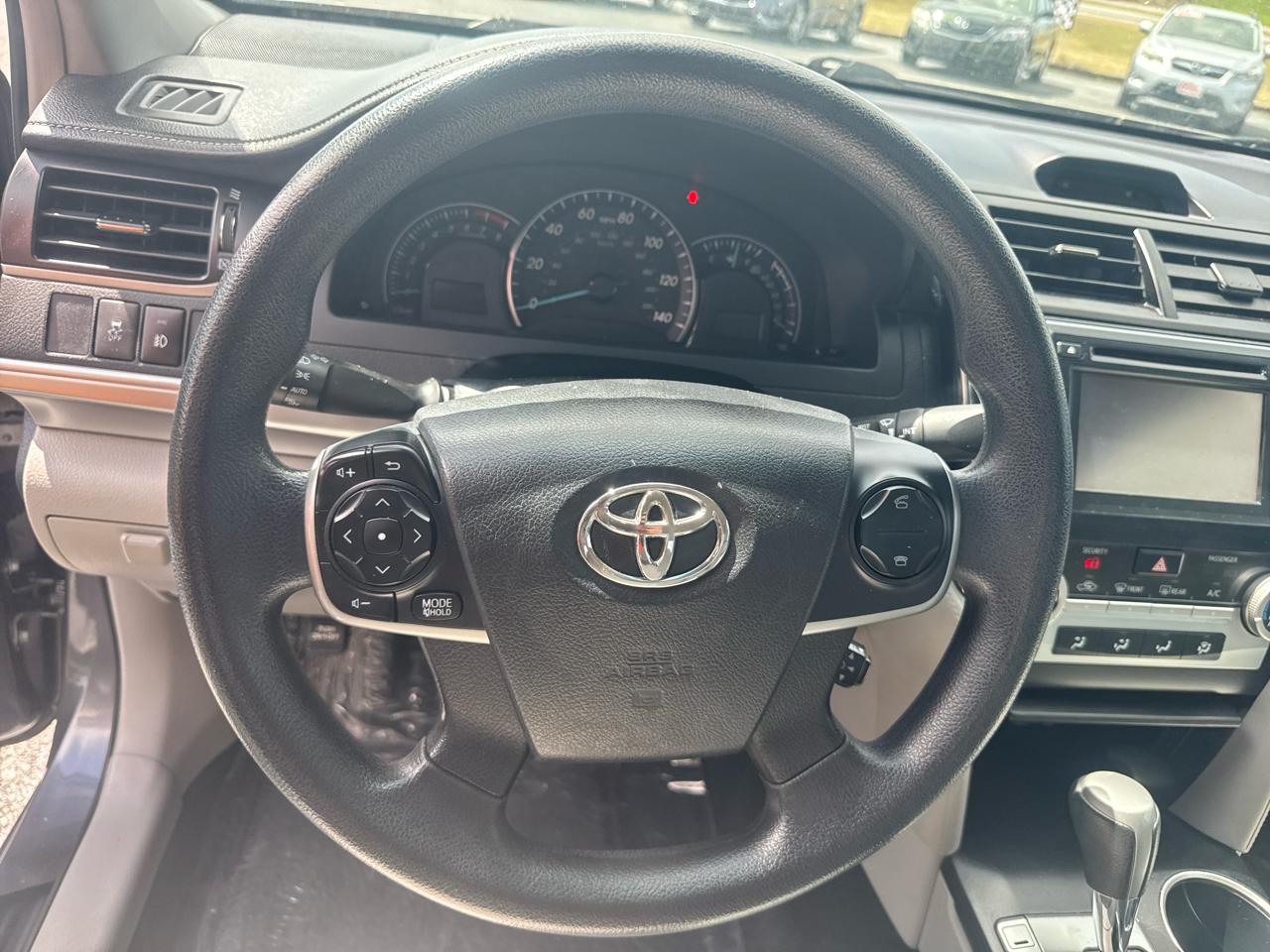 Toyota Camry 4dr Sdn LE Auto 2014