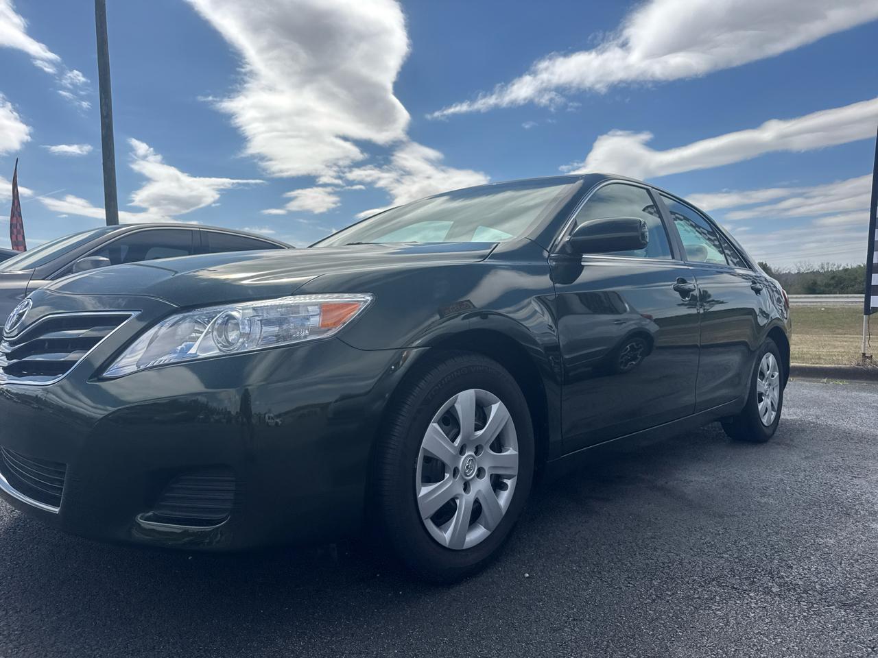 Toyota Camry 4dr Sdn LE Auto 2010