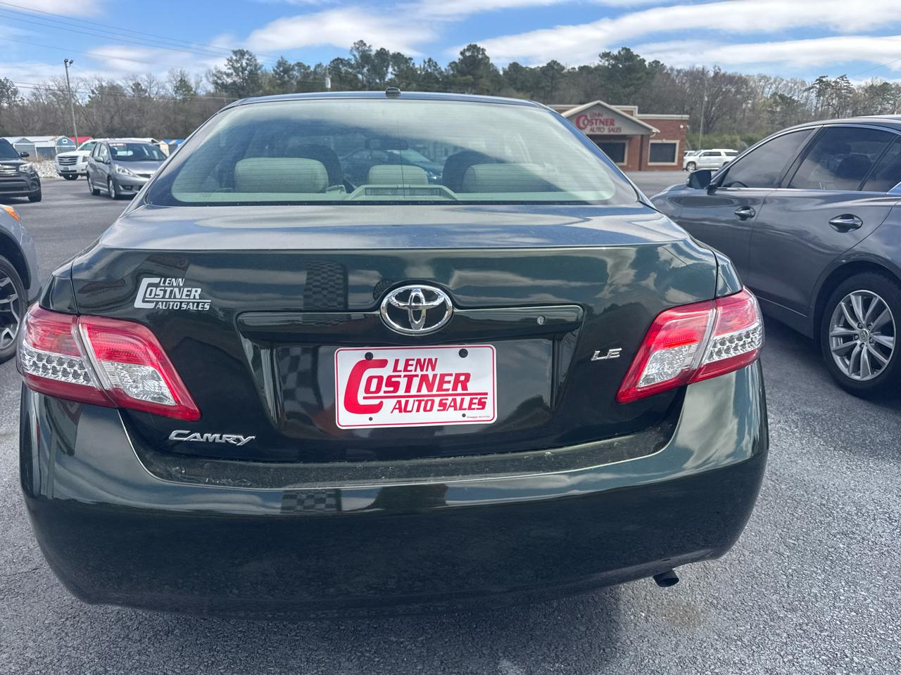 Toyota Camry 4dr Sdn LE Auto 2010