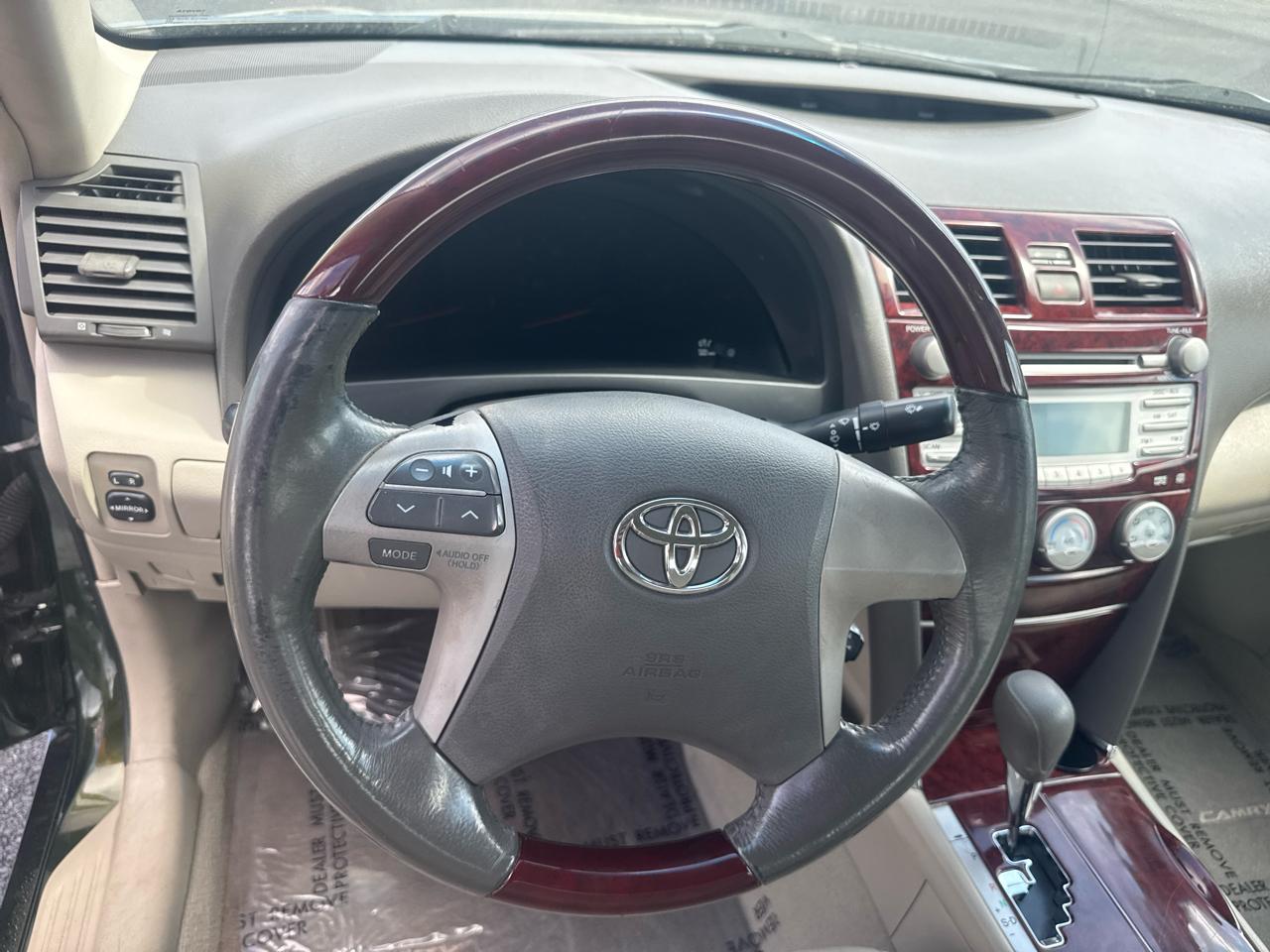 Toyota Camry 4dr Sdn LE Auto 2010