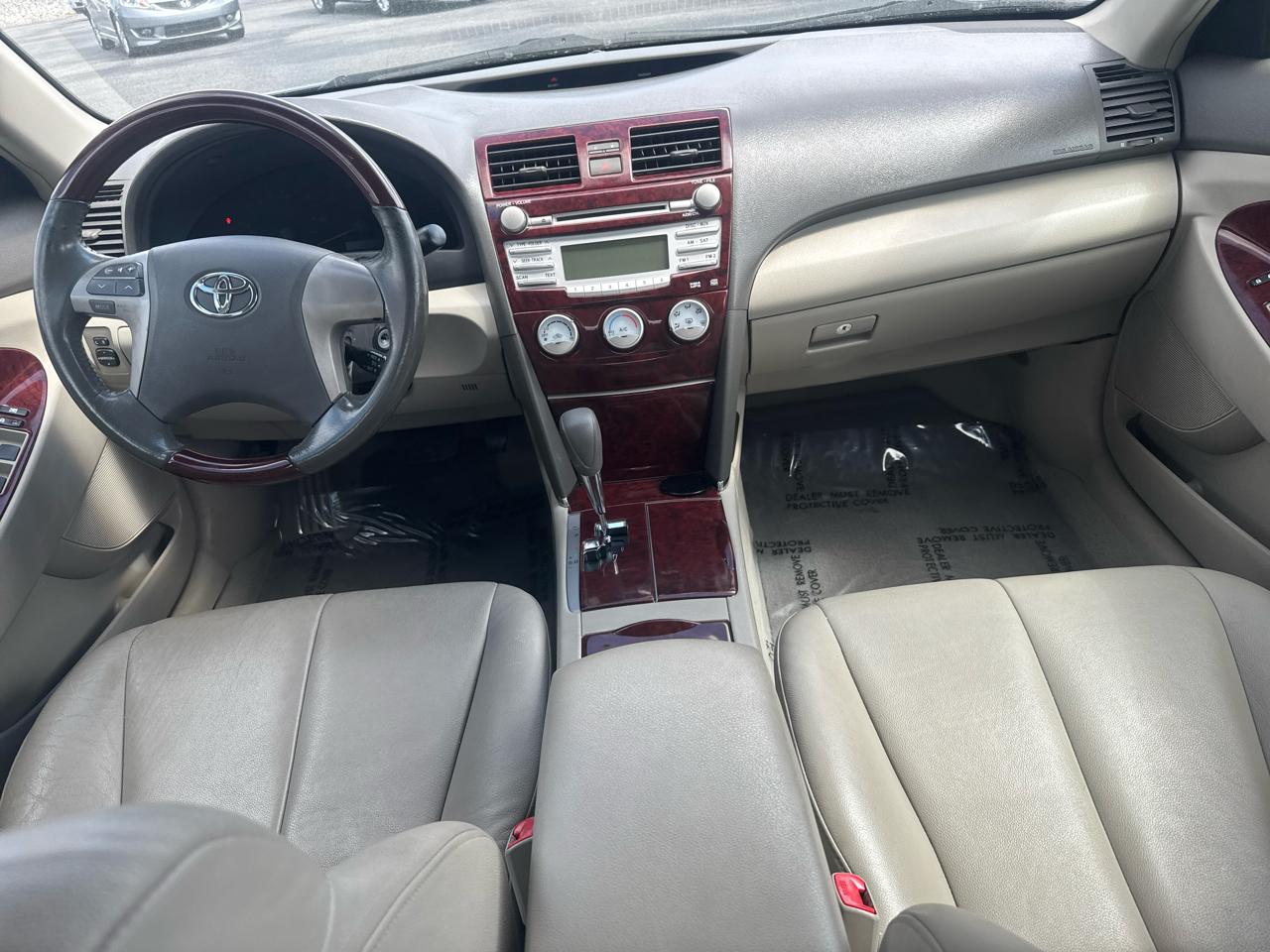 Toyota Camry 4dr Sdn LE Auto 2010