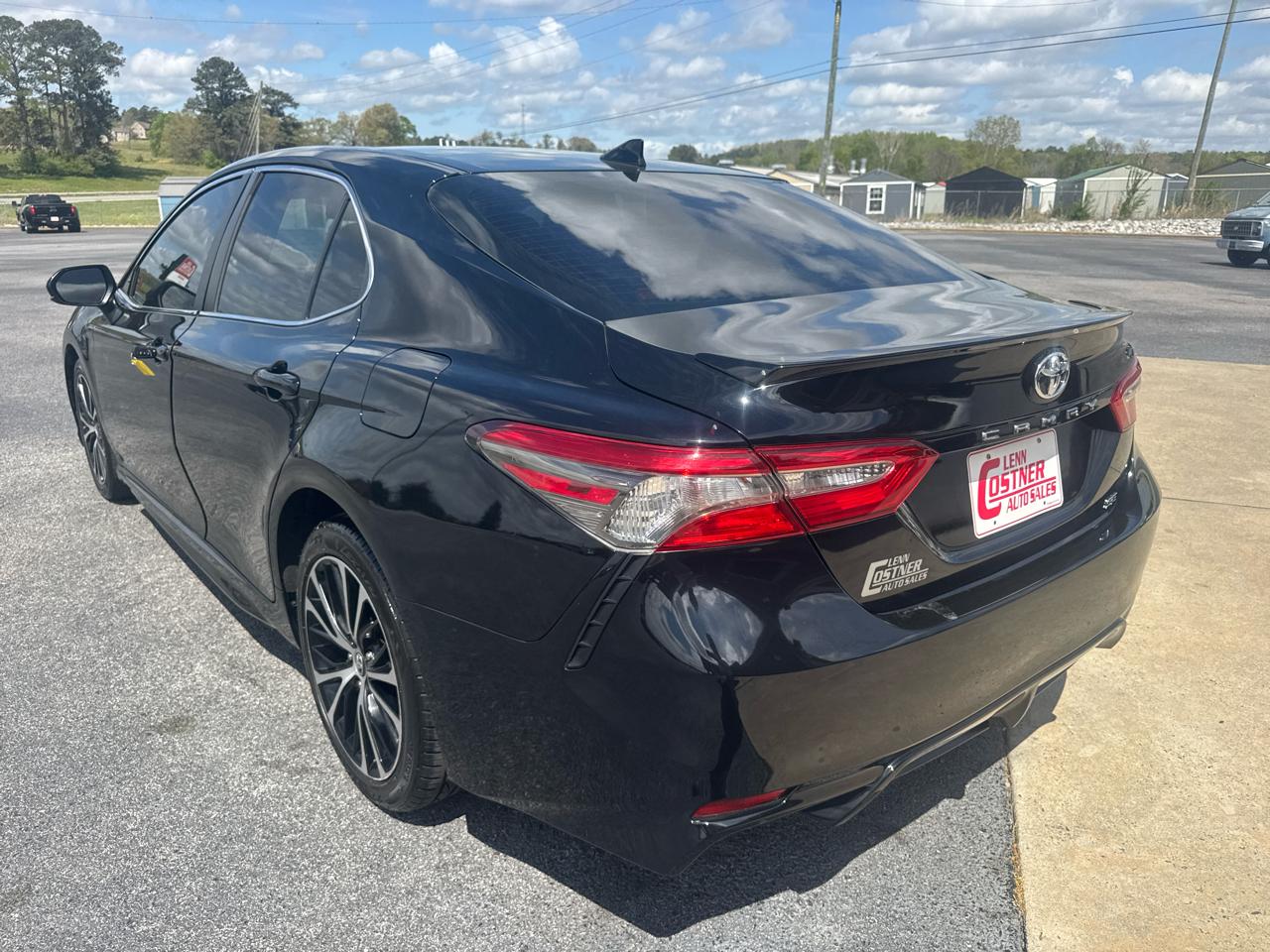 Toyota Camry SE 2020